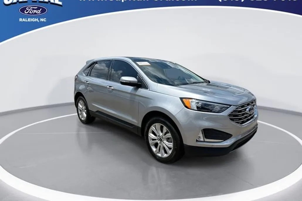 2024 Ford Edge Titanium photo 1