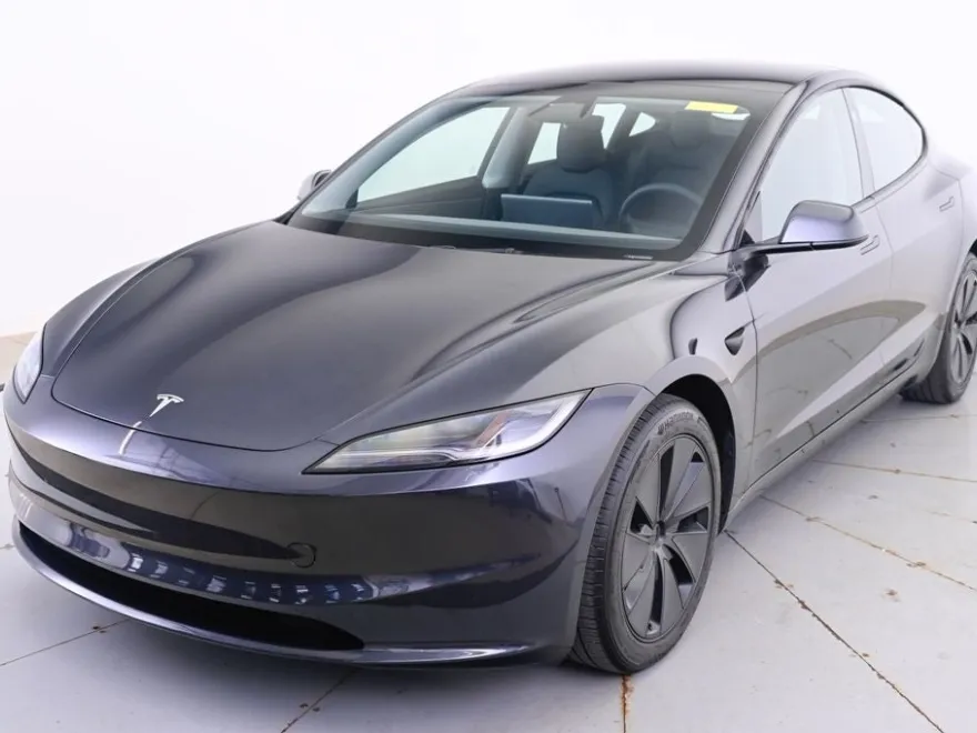 2025 Tesla Model 3 Long Range photo 1