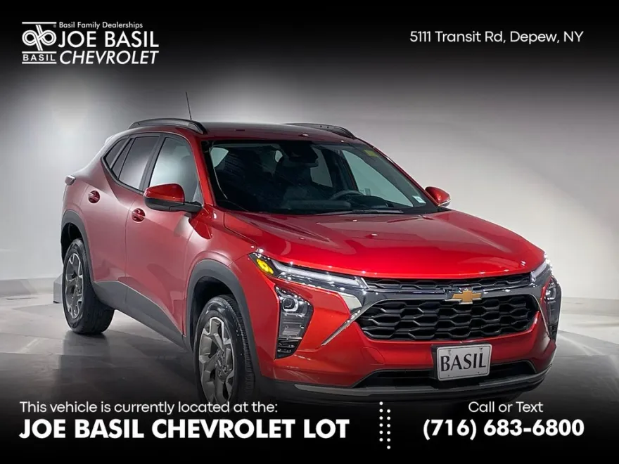 2024 Chevrolet Trax LT photo 1