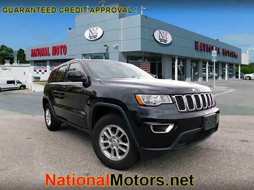 2019 Jeep Grand Cherokee Laredo E photo 1