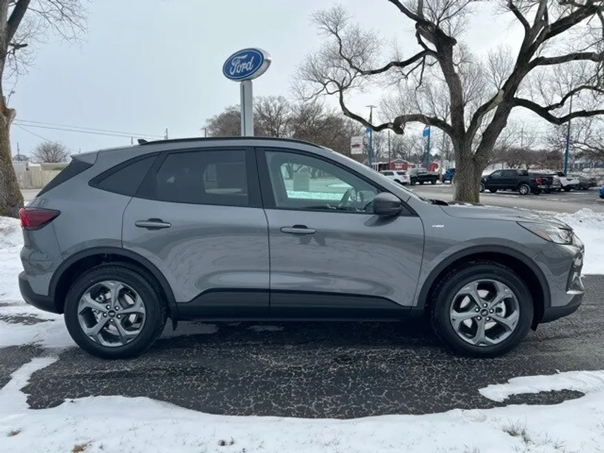 2025 Ford Escape ST-Line photo 1