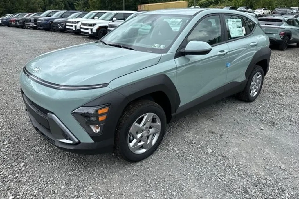 2026 Hyundai Kona SE photo 1