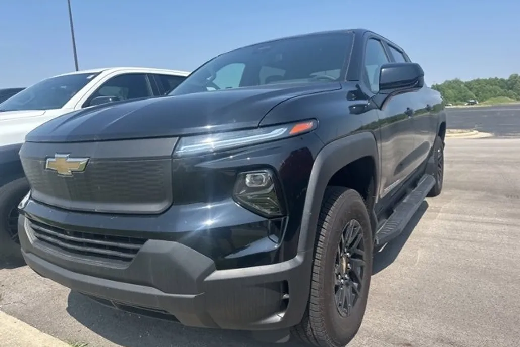 2024 Chevrolet Silverado EV Work Truck photo 1