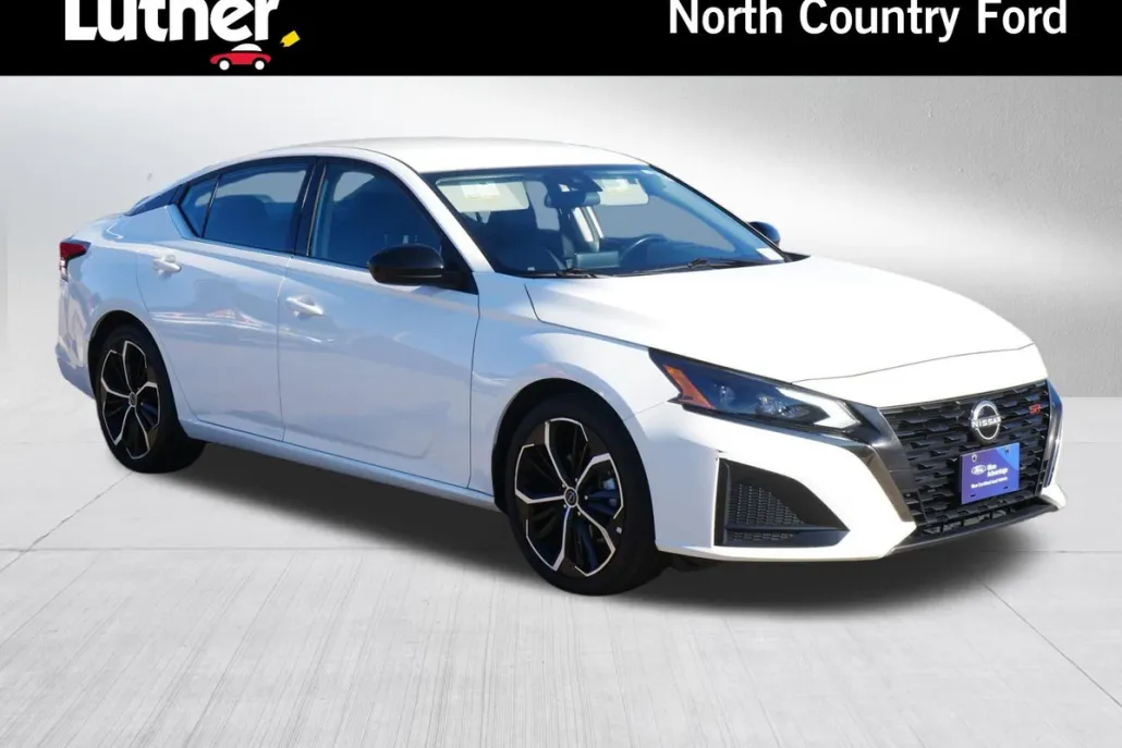 2024 Nissan Altima 2.5 SR photo 1