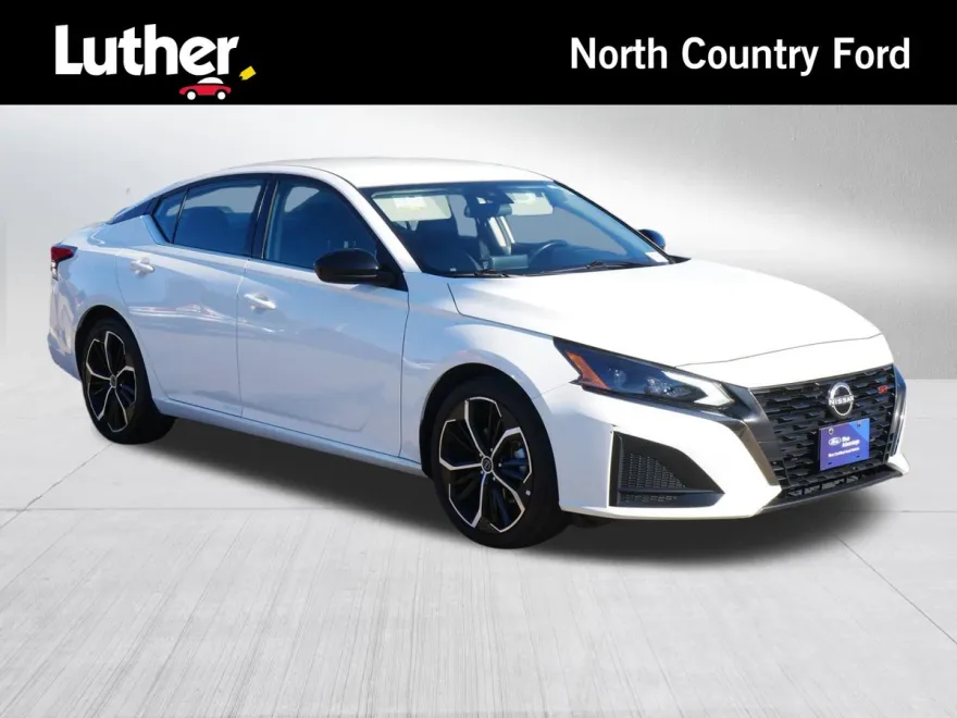 2024 Nissan Altima 2.5 SR photo 1