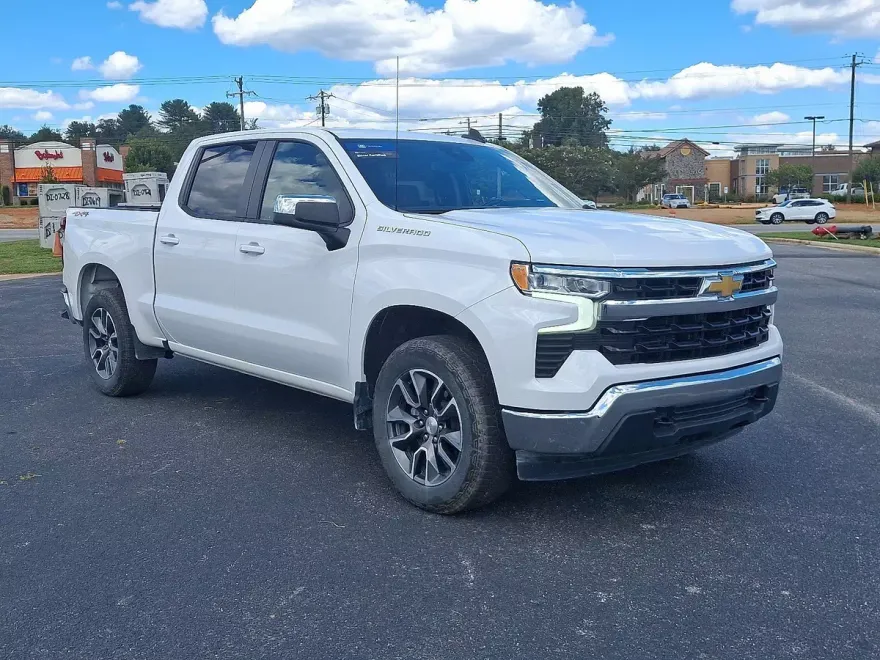 2024 Chevrolet Silverado 1500 LT photo 1