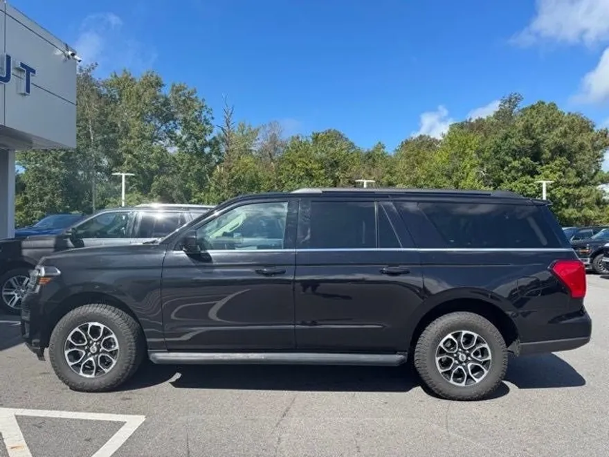 2024 Ford Expedition MAX XLT photo 1