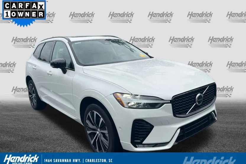 2023 Volvo XC60 Plus photo 1