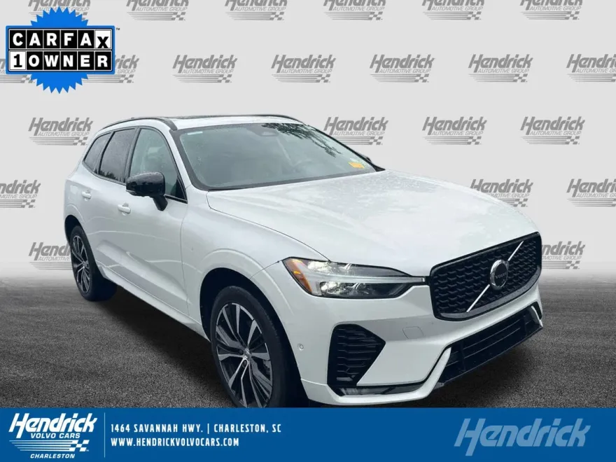 2023 Volvo XC60 Plus photo 1