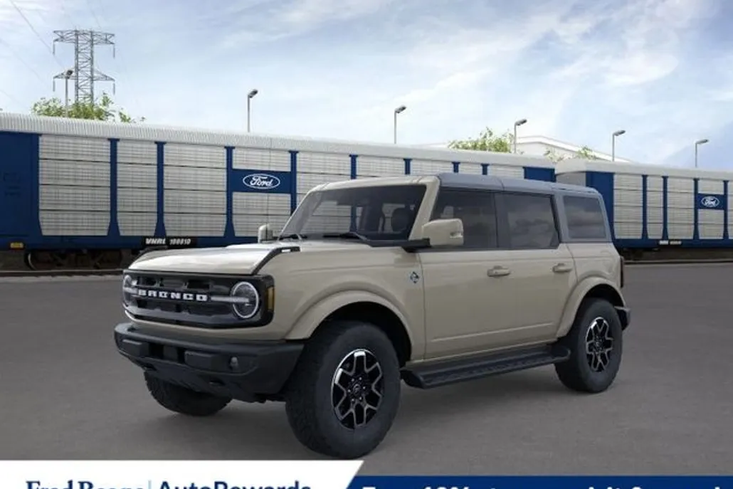 2025 Ford Bronco Outer Banks photo 1