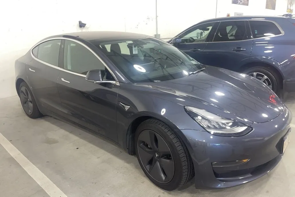 2018 Tesla Model 3 Long Range photo 1