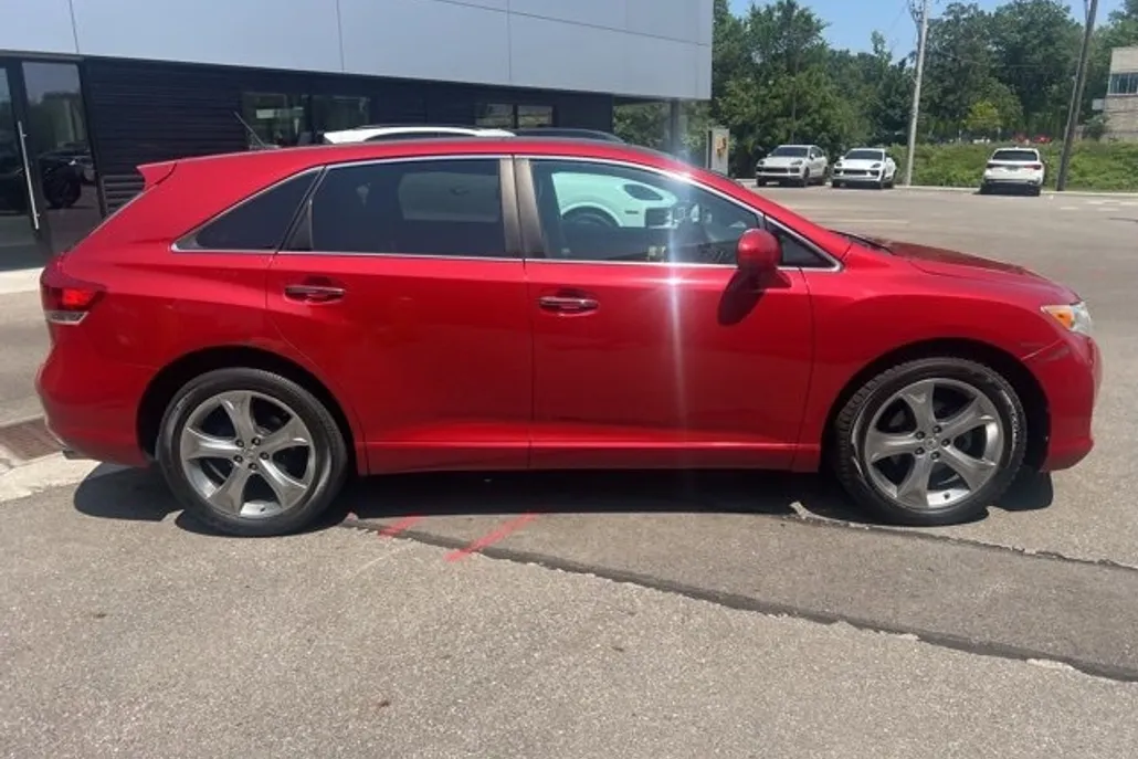 2012 Toyota Venza XLE photo 1