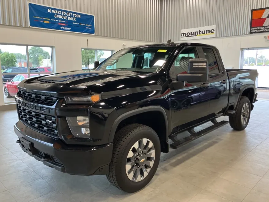2022 Chevrolet Silverado 2500HD Custom photo 1