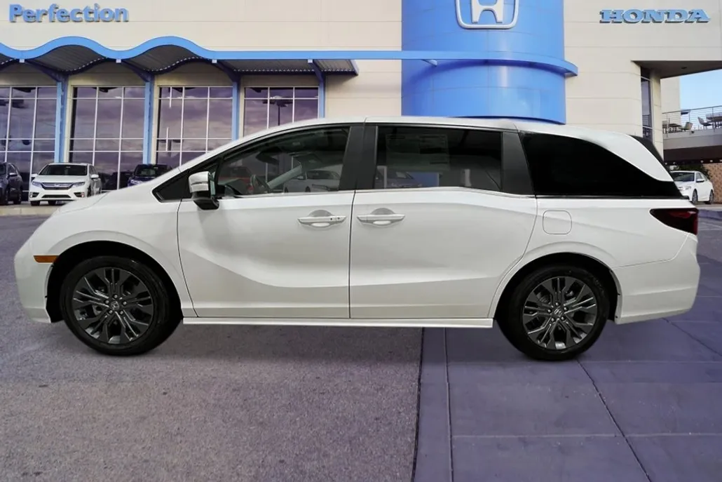 2026 Honda Odyssey Touring photo 1