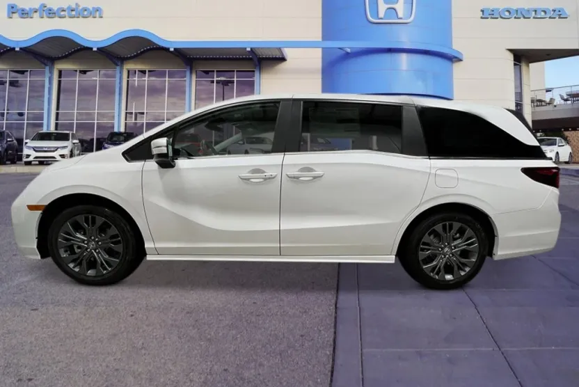 2026 Honda Odyssey Touring photo 1