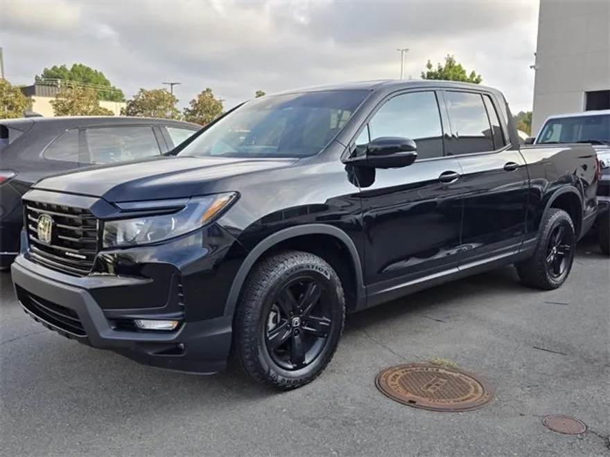 2023 Honda Ridgeline Black Edition photo 1