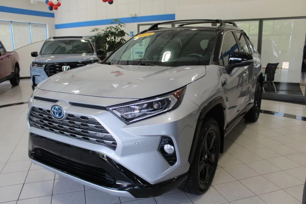 2021 Toyota RAV4 Hybrid XSE photo 1