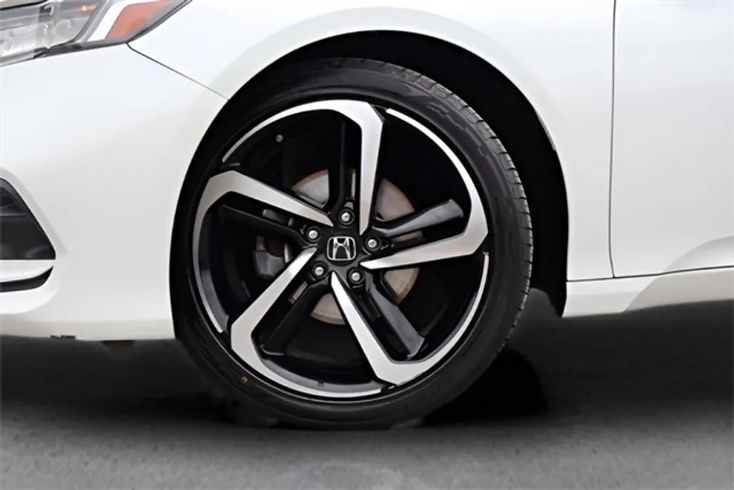 2020 Honda Accord LX photo 1