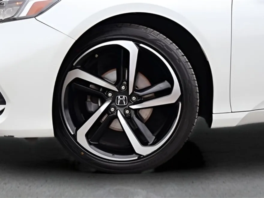 2020 Honda Accord LX photo 1