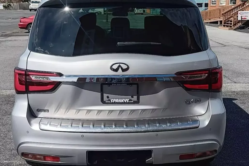 2018 Infiniti QX80 photo 1