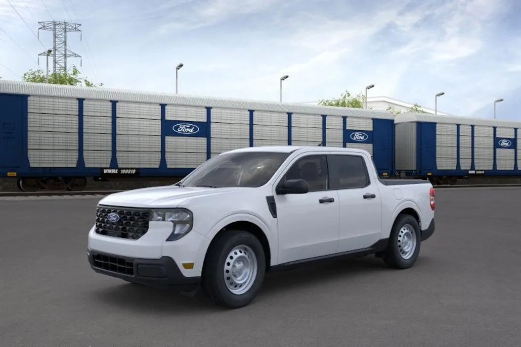 2025 Ford Maverick XL photo 1