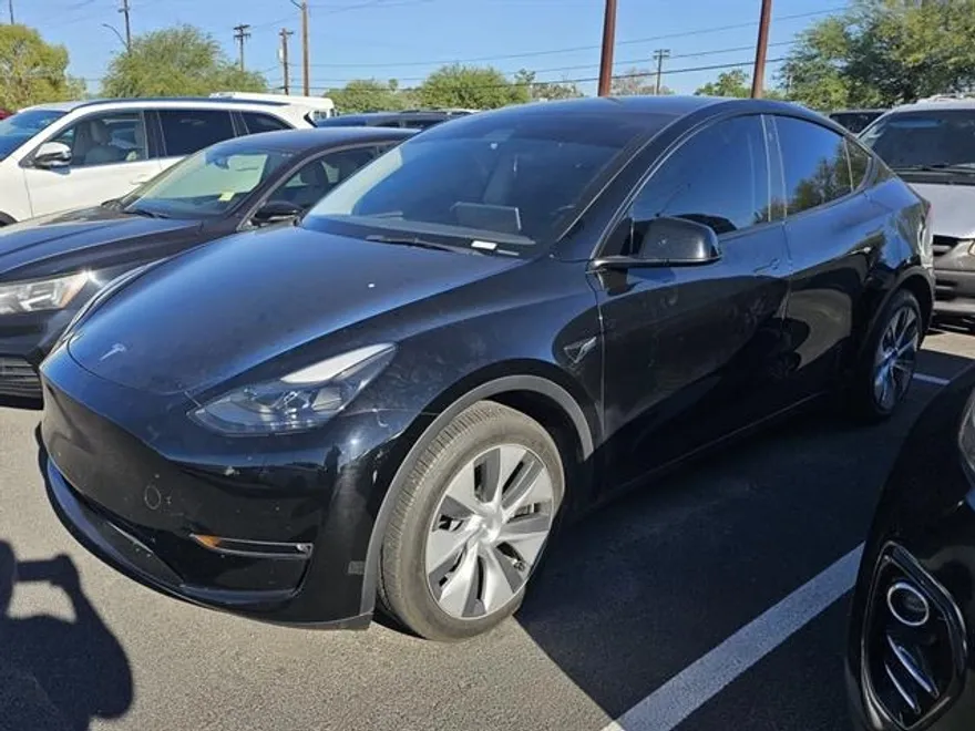 2023 Tesla Model Y Long Range photo 1