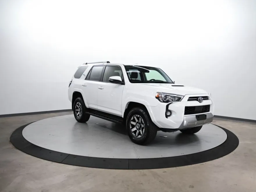 2024 Toyota 4Runner TRD Off-Road Premium photo 1