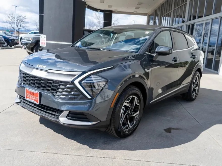 2025 Kia Sportage LX photo 1