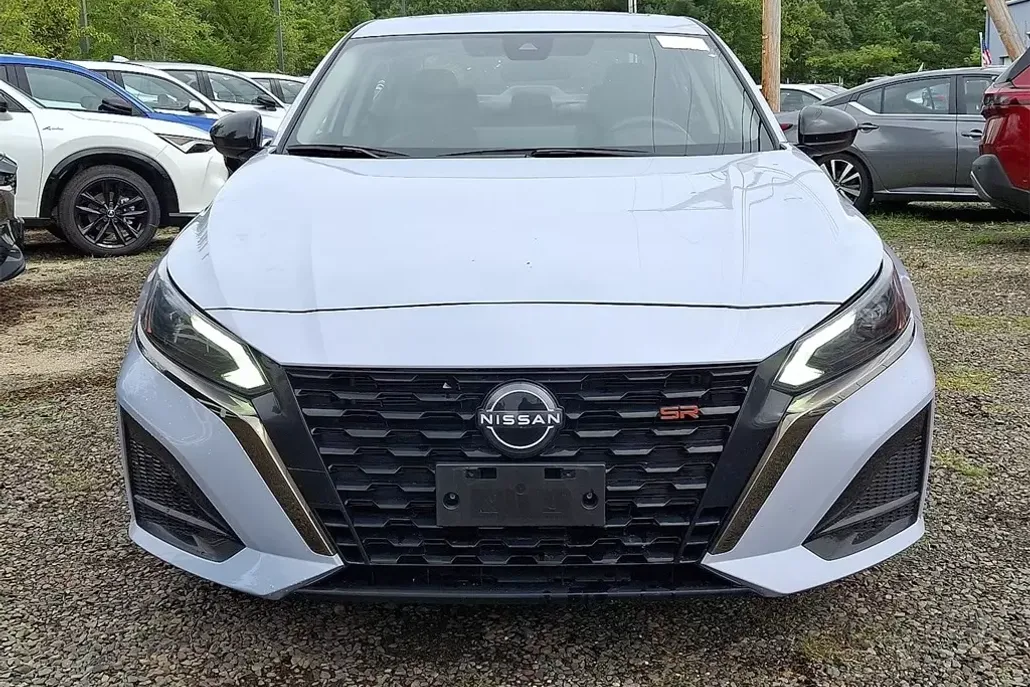 2024 Nissan Altima 2.5 SR photo 1
