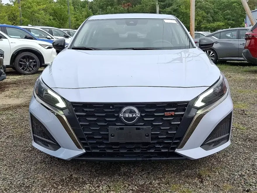 2024 Nissan Altima 2.5 SR photo 1