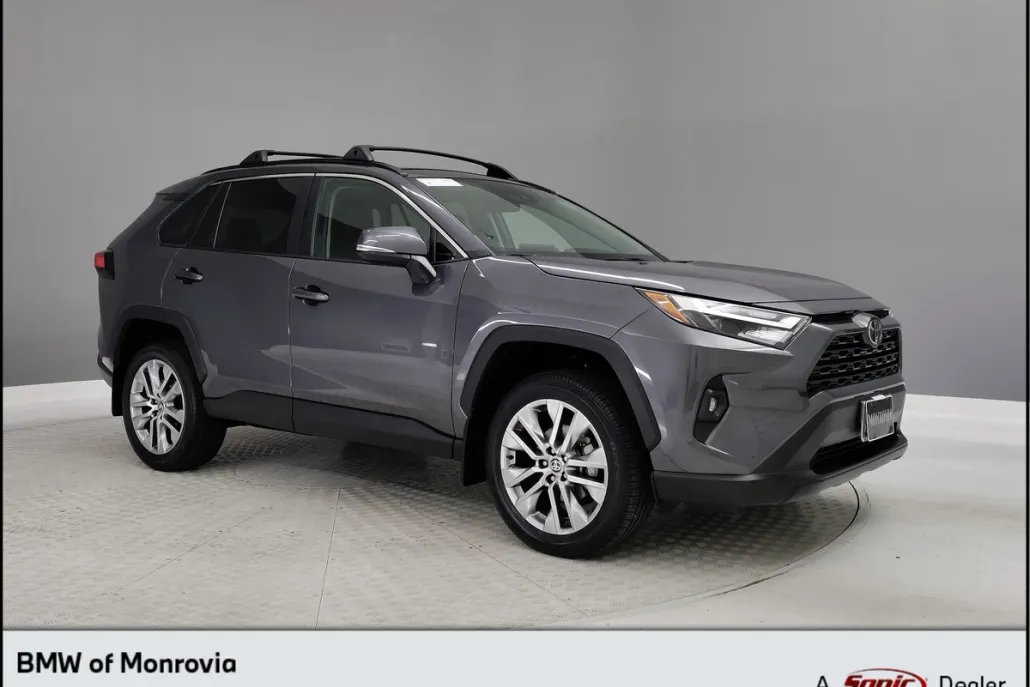 2024 Toyota RAV4 XLE Premium photo 1