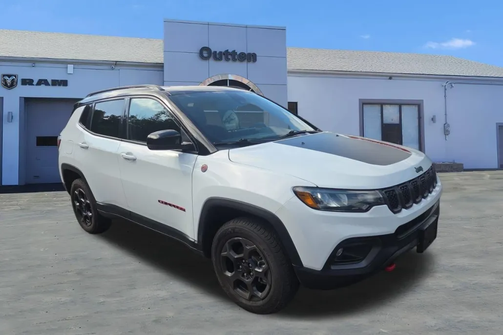 2023 Jeep Compass Trailhawk photo 1