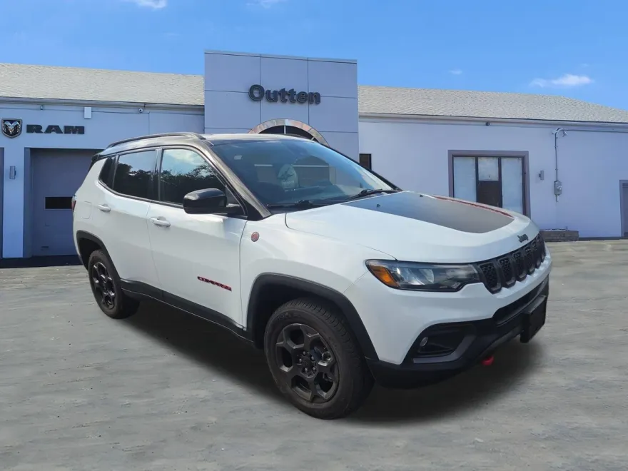2023 Jeep Compass Trailhawk photo 1