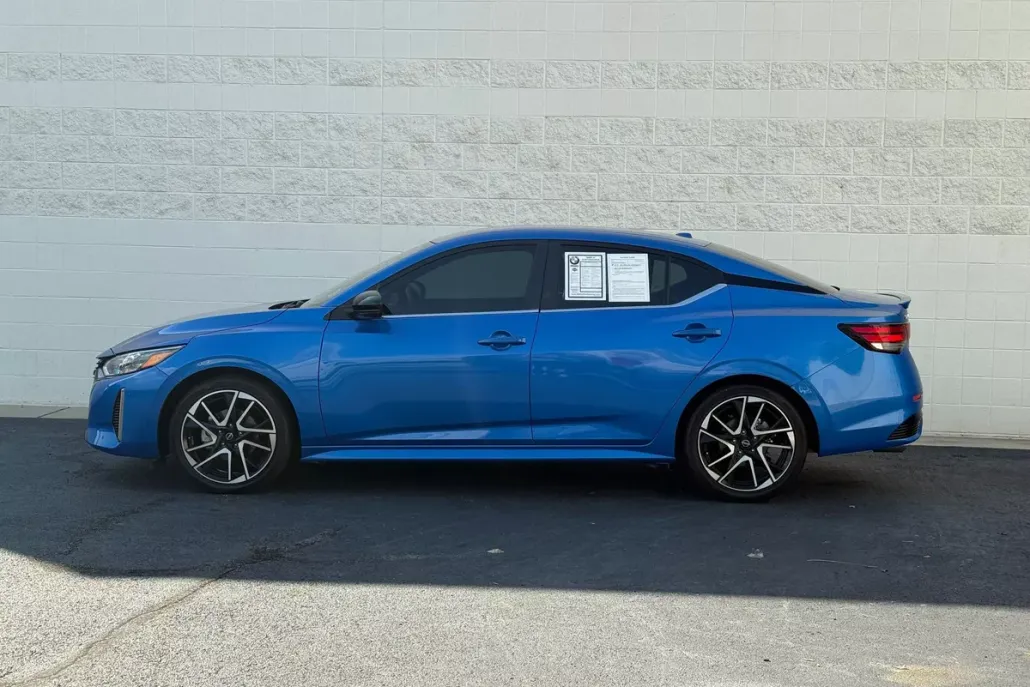 2024 Nissan Sentra SR photo 1