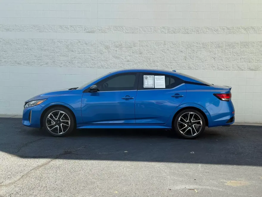 2024 Nissan Sentra SR photo 1