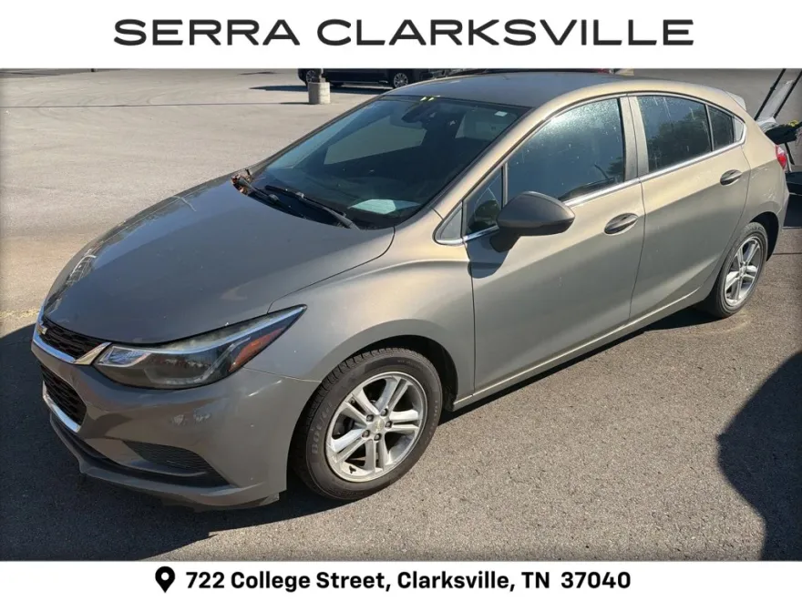 2017 Chevrolet Cruze LT photo 1