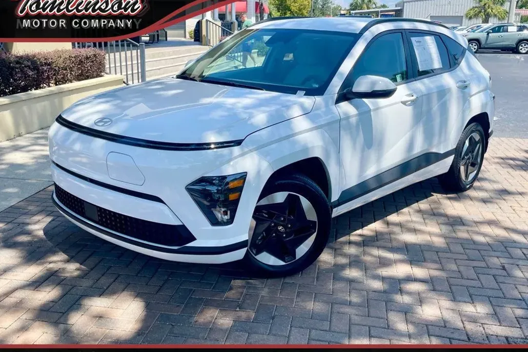 2024 Hyundai Kona Electric SEL photo 1