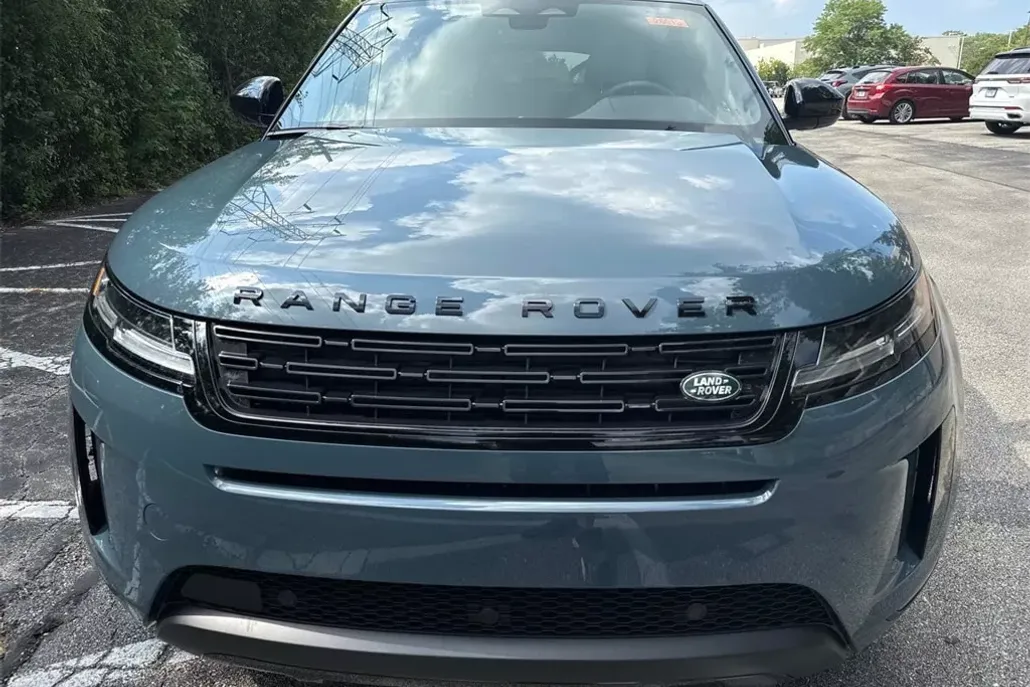 2026 Land Rover Range Rover Evoque S photo 1