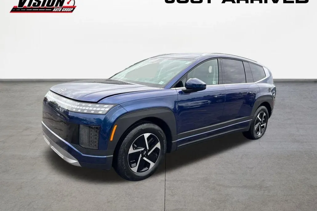 2026 Hyundai Ioniq SE photo 1