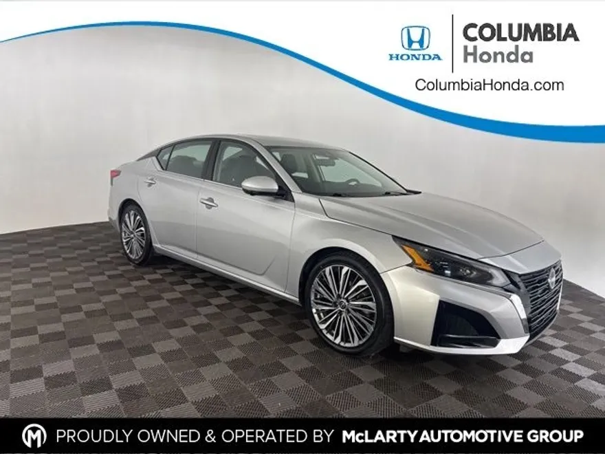 2023 Nissan Altima 2.5 SL photo 1