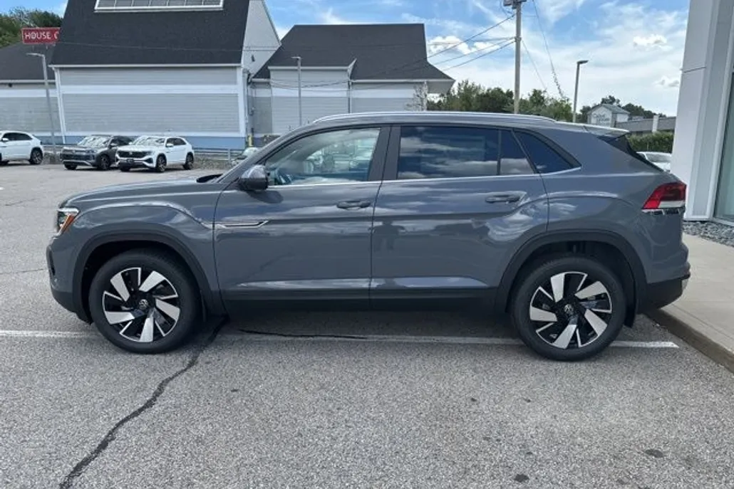 2026 Volkswagen Atlas Cross Sport SE photo 1