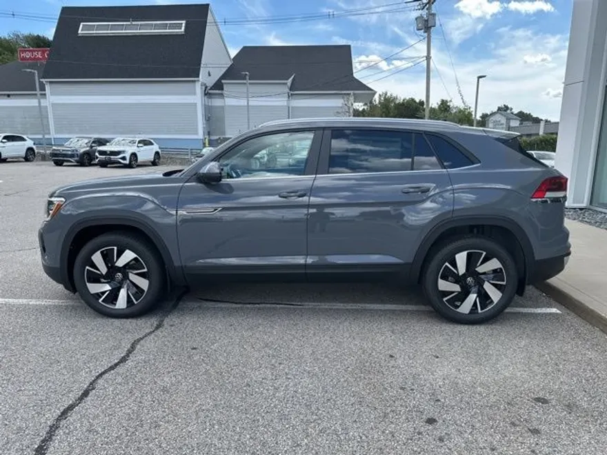 2026 Volkswagen Atlas Cross Sport SE photo 1