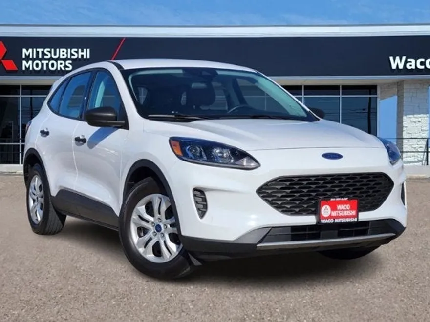 2022 Ford Escape S photo 1