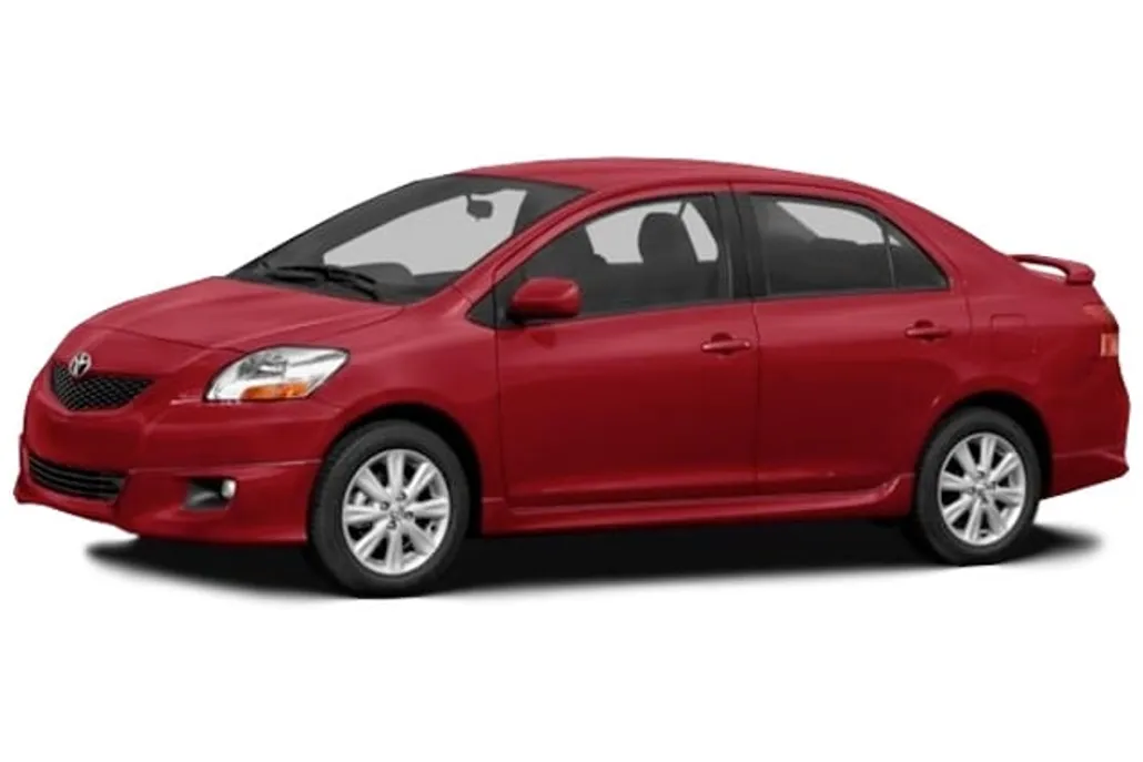 2012 Toyota Yaris Base photo 1