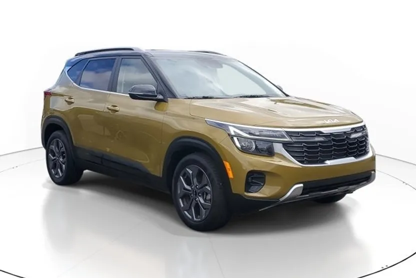 2024 Kia Seltos S photo 1