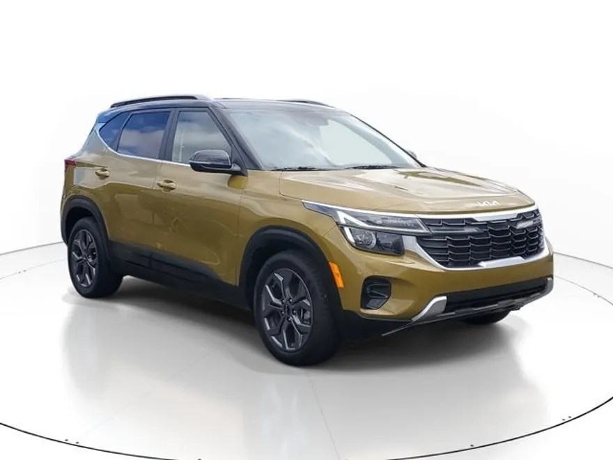 2024 Kia Seltos S photo 1
