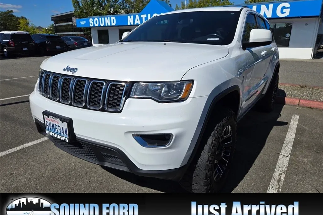 2019 Jeep Grand Cherokee Laredo photo 1