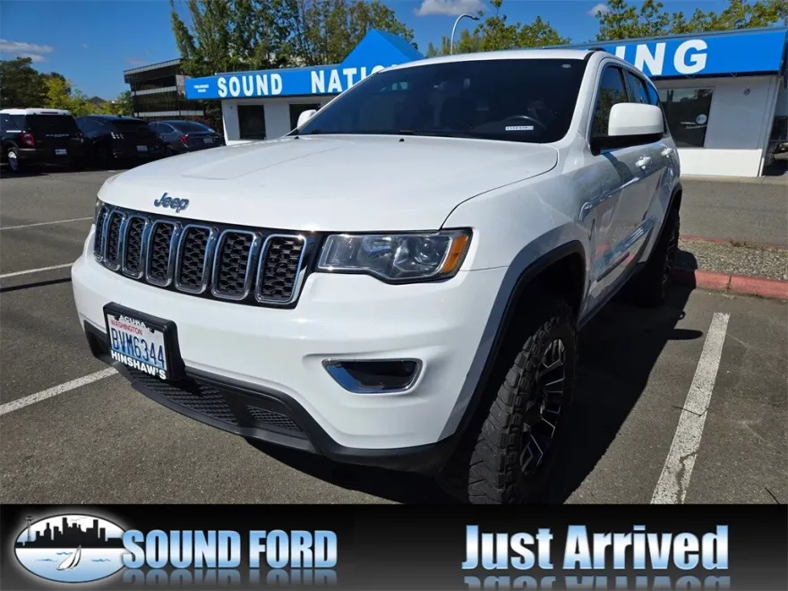 2019 Jeep Grand Cherokee Laredo photo 1