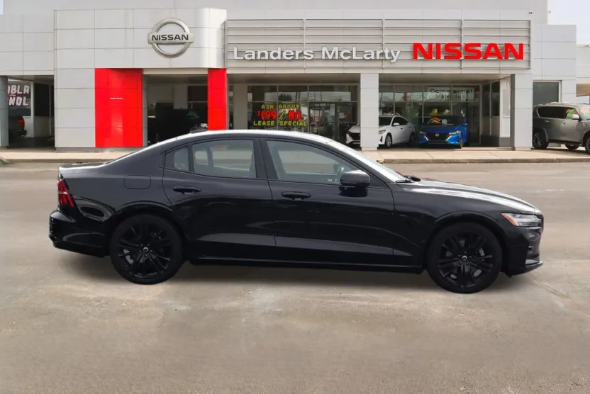 2024 Volvo S60 B5 Plus Black Edition photo 1