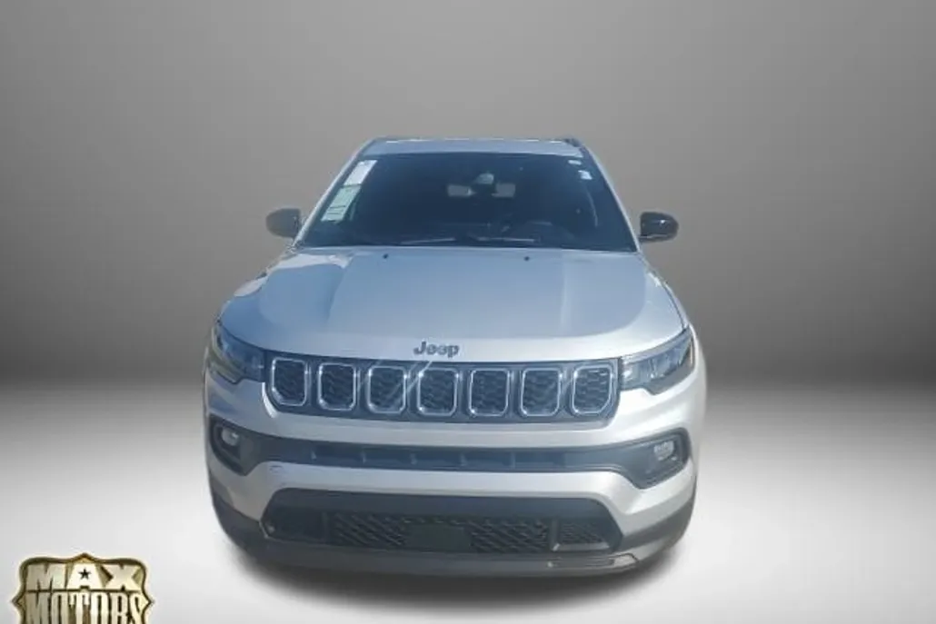 2024 Jeep Compass Latitude photo 1